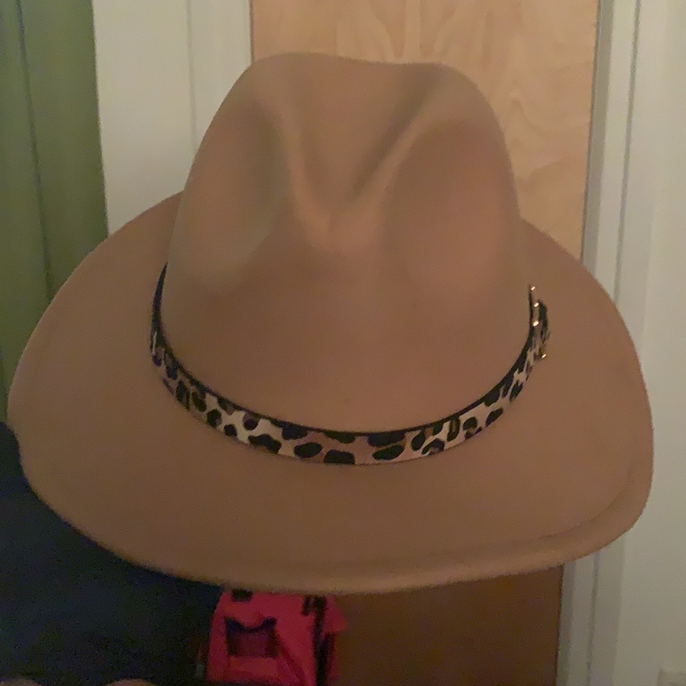 Leopard hat - Picture 4 of 4